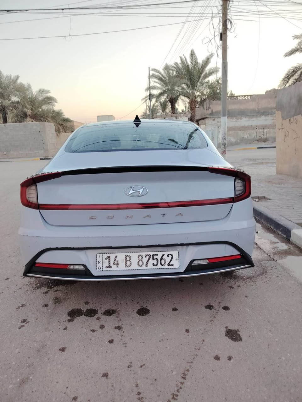 سوناتا موديل ٢٠٢٣ اصل ٢٠٢١ 
رقم وسنويه تحويل مباشر
امريكي بدون فتح وتبديل
تكسي دبي جانت وصبقناها
عام هايبرد السياره السعر ١١٢ ورقه
بيع مستعجل سياره كارتون ما ناقصها
اي شي العنوان البصره كرمت علي 
لستفسار *********** علي الخالص, ديالى
