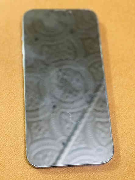 سلام عليكم 13 برو ماكس مريكي بيه كسر شاشه وضهر سعر 750 ***********
