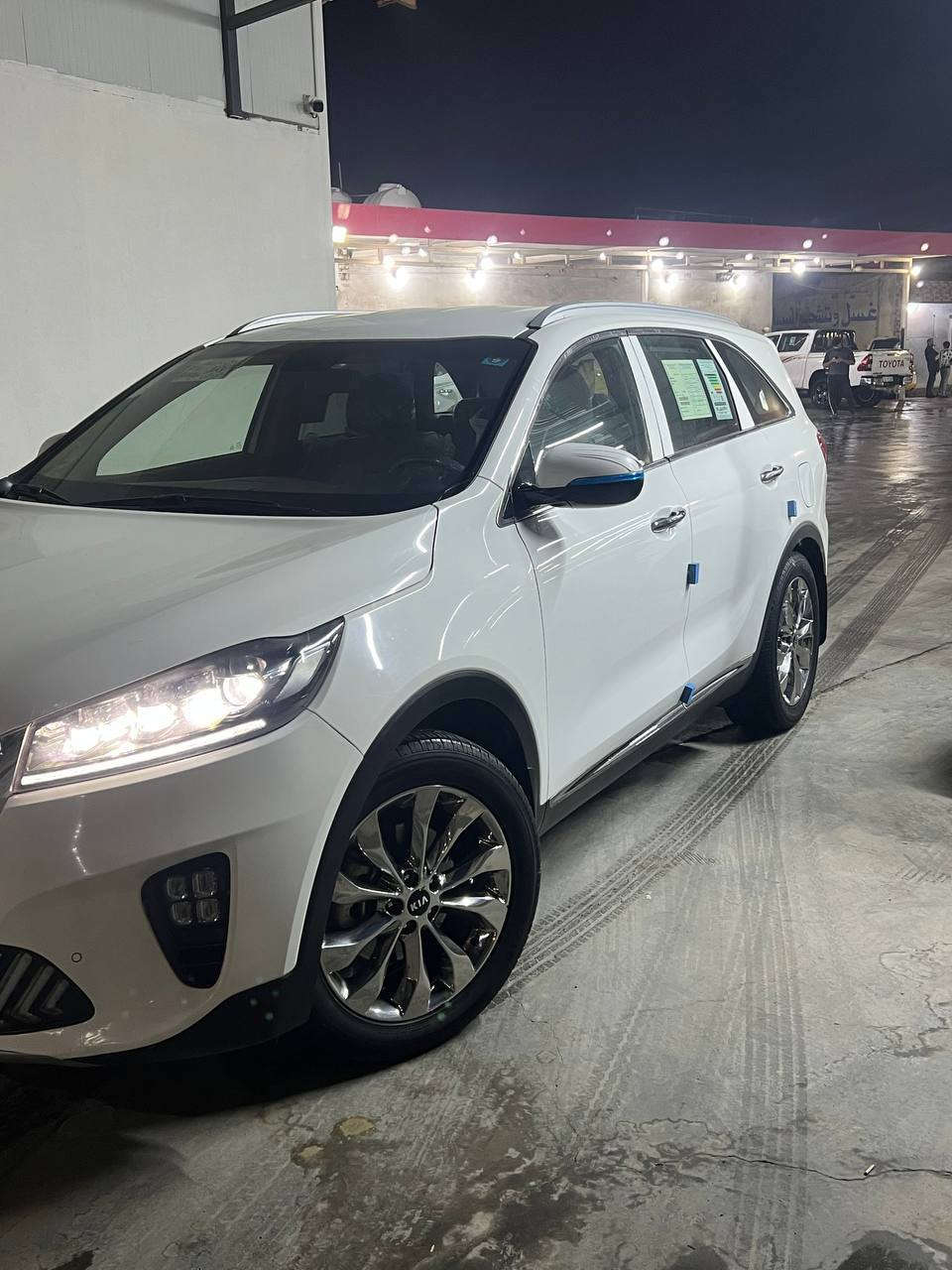 السلام عليكم سورنتو 2020 خليجي كفاله عامه ماشيه 55 رقم بغداد مشروع وطني فول مواصفات ما عدا البانوراما  7راكب حجم المحرك 6 سلندر جديد السياره عنوان السياره ميسان رقم الهاتف الاستفسار***********
