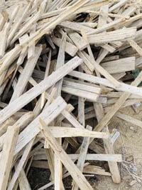 اليشتري هيج  خشب عندي    شكد ميريد   خلي يتصل 07801622106