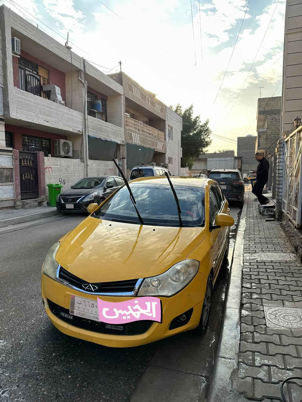 السلام عليكم 
شيري فلاوين موديل 2011 سنويه لل28 رقم بغداد
جاهزه كامله تحويل ثاني يوم

دواخل جديده
مكينه ناعمة
صدر جديد
باتري جديد
فيت بم جديد
ادامة كامله
بلكات
نوزلات
تبريد ثلاجه

السيارة بلادية بدون صبغ بدون حادث بدون تبديل
بيها خياسات وطخه بسيطه بالباب خلف عكس السايق
واضحه بالصور

للبيع 42 وبيها مجال 
مكانها بغداد
***********

