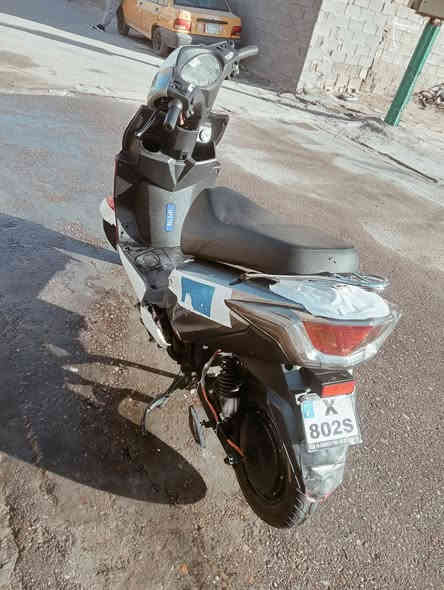 سلام عليكم دراجه شحن للبيع كفاله عامه بطارياته 25....سعر 500الف موديل 24
***********
