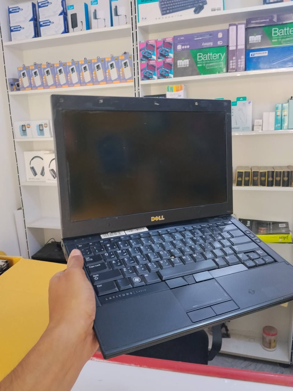 لابتوب دل للبيع بـ65 الف
لابتوب دل حجم 13.5
نظيف وشغال ما بي اي عيب
فقط بي رمز بالبايوس تگدر تفتحه يم اي ابو صيانه
بدون هارد
بطارية شغالة وقوية
التوصيل مجاني مع ماوس هديه


**إذا كنت صاحب هذا الإعلان وتريد حذفه لأي سبب، رجاءا أرسل رسالة إلى الدعم الفني**