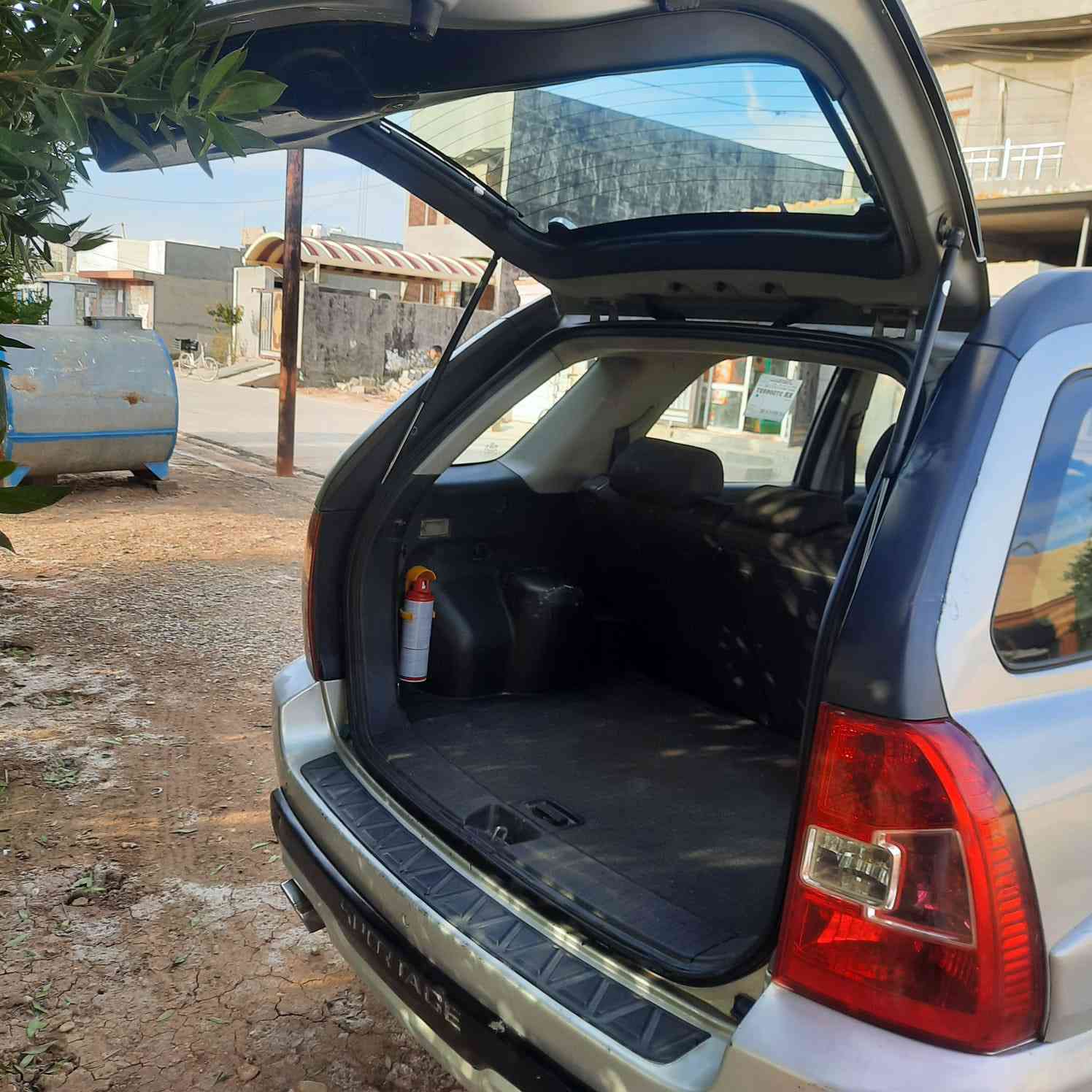 اسلام عليكم اسبورتج 2009 مكفوله كير محرك تبريد كله مكفوله رقم بغداد السعر 121 وبيه مجال ***********
