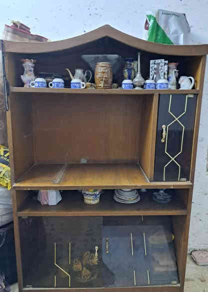 بوفيه للبيع مع تخم ديوان سعر البوفيه ١٠٠ الف سعر الديوان ٢٠٠ الف شهداء البياع للاستفسار ***********
