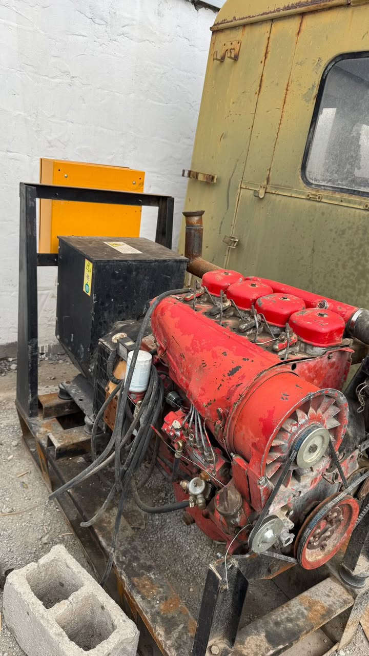 السلام عليكم مولد دويس 4 سلندر ستندر مامفتوح
50 كيڤي ستانفورد الماني 
المولد مشتغل 770 ساعه مكفول وكمبيوتر تشغيل اوتماتيك كامل من جوزة دهن وحماوة  يرهم كاتم ويرهم عادي 
العنوان سامراء *********** 
السعر خاص
