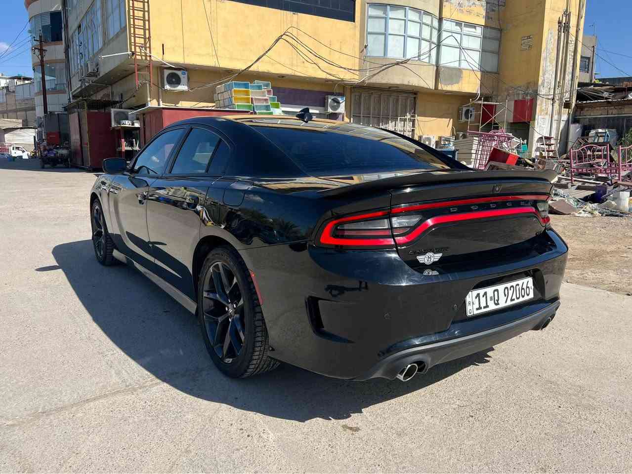 السلام عليكم 
دوج جارجر ٢٠٢٢  فئه جيتي GT وارد امريكي حادثهه جاملغ  جهه السايق والبنيد مصبوغ 
بدون دواخل لا لغد ولا شاصي السياره جديده مكينه كير تبريد صدر كله جديد مناقصهه شيء السياره ماشيه ٣٠ 
مواصفات شاشه كار بلي نظام سبورت وتراكشن شفتات ستيرن حساسات خلفيه فول عده الفتحه 
مواصفات الجيتي 
مكان السياره بغداد الاعظميه 
السعر ٢٤٥  وبيهه مجال بسيط  الشراي يتصل فقط بيع بدون مراوس 
***********
*********** بغداد, العراق
