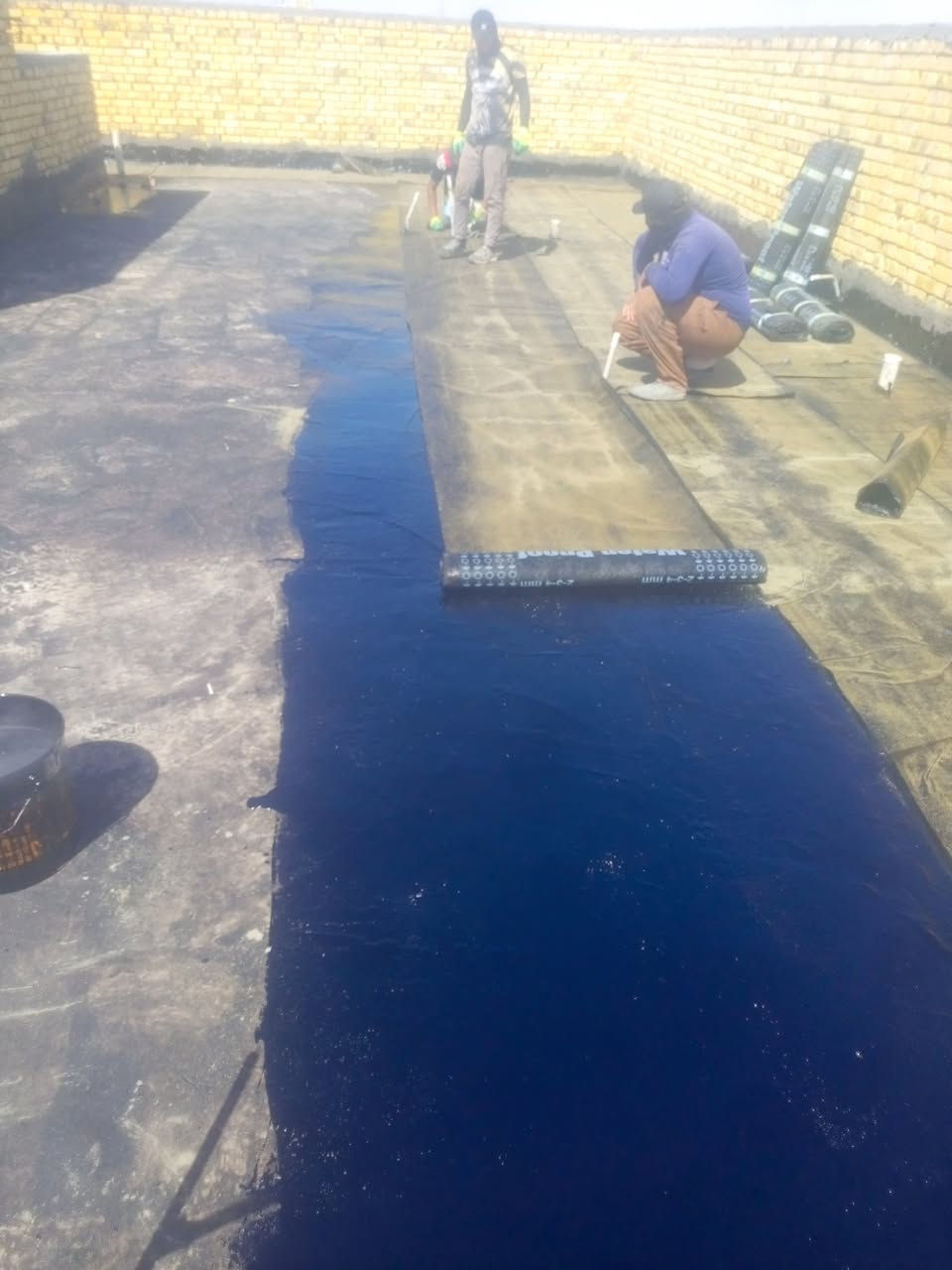 االلهم صل على محمد وال محمد تم عمل اليوم لبيت ابو كرار من اهلي الغراف مساحه 200 متر شغل درجه اولى وشرط الفحص والتزام بالموعد اشتايكر السماوه وماستك وزفت ياقوت حار 
تنظيف السطح بالمنفاخ 
وغسل السطح بالفلانكوت 
وطبقه من الزفت الياقوت الحار 
وطبقه من النايلون الزراعي 
وطبقه من المزيج الزاعي الخالي من الأملاح 
واشتايكر السماوه شرط الفحص مختبر
وعمل الجوينات الاشتايكر بالماستك الحار الياقوت 
وكص كوسره والحافه ماستك 
غير هذا الشغل لا تشتغل امانه الله 
شغل كرسته وعمل أو عمل فقط 
للتواصل 
*********** يوجد واتساب او الاتصال ع الخط
