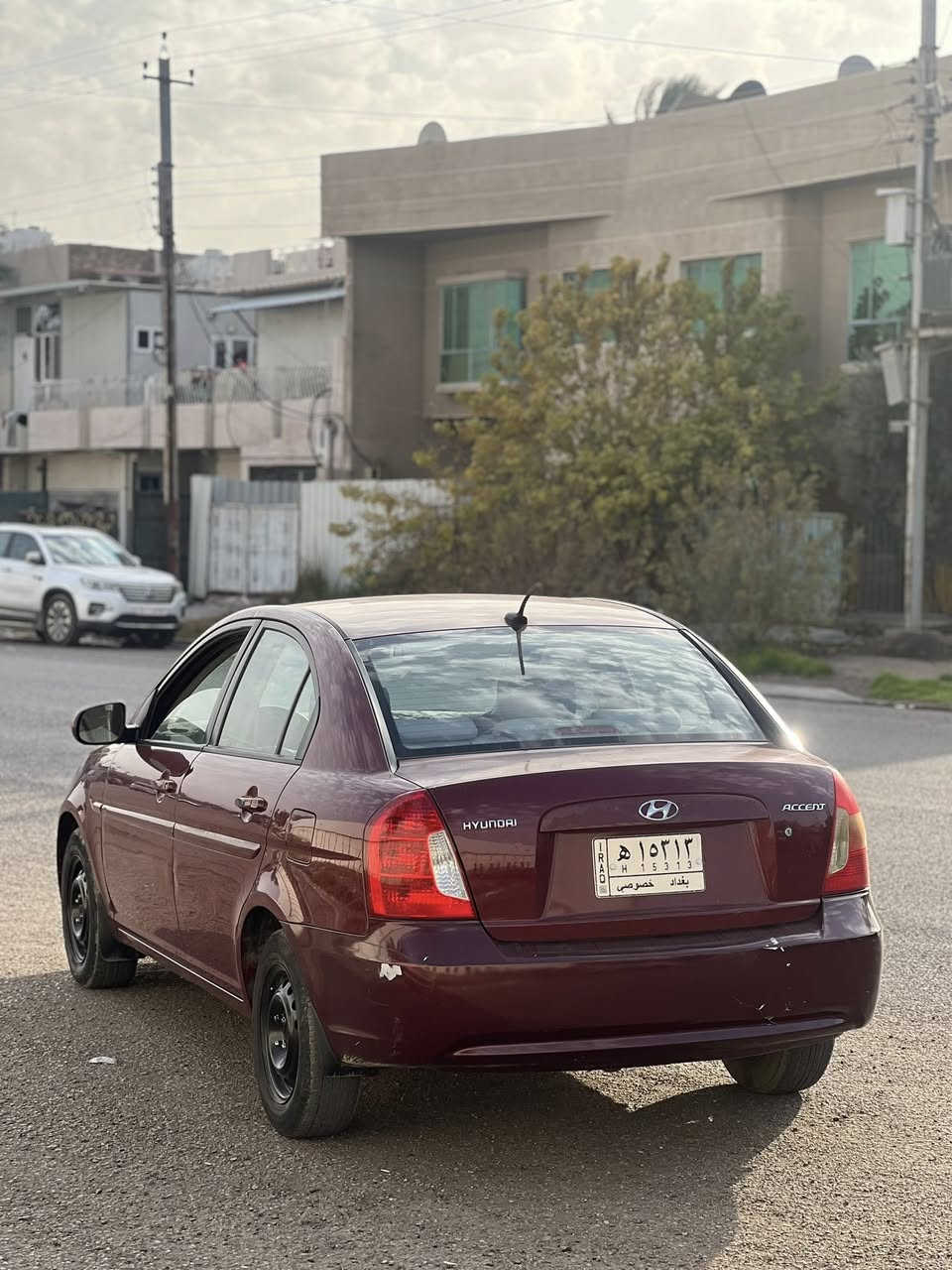 السلام عليكم
اكسنت 2011 امريكي الموصفات كروز سرعه ايرباك عدد 8 سستم صوت سماعات 6 ABS جام كهربائي حساس ضغط الاطارات
الحادث مالها الجاملغ مسروق وراجع نفس اللون
السعر 90$ 
المكان بغداد البياع 
***********
