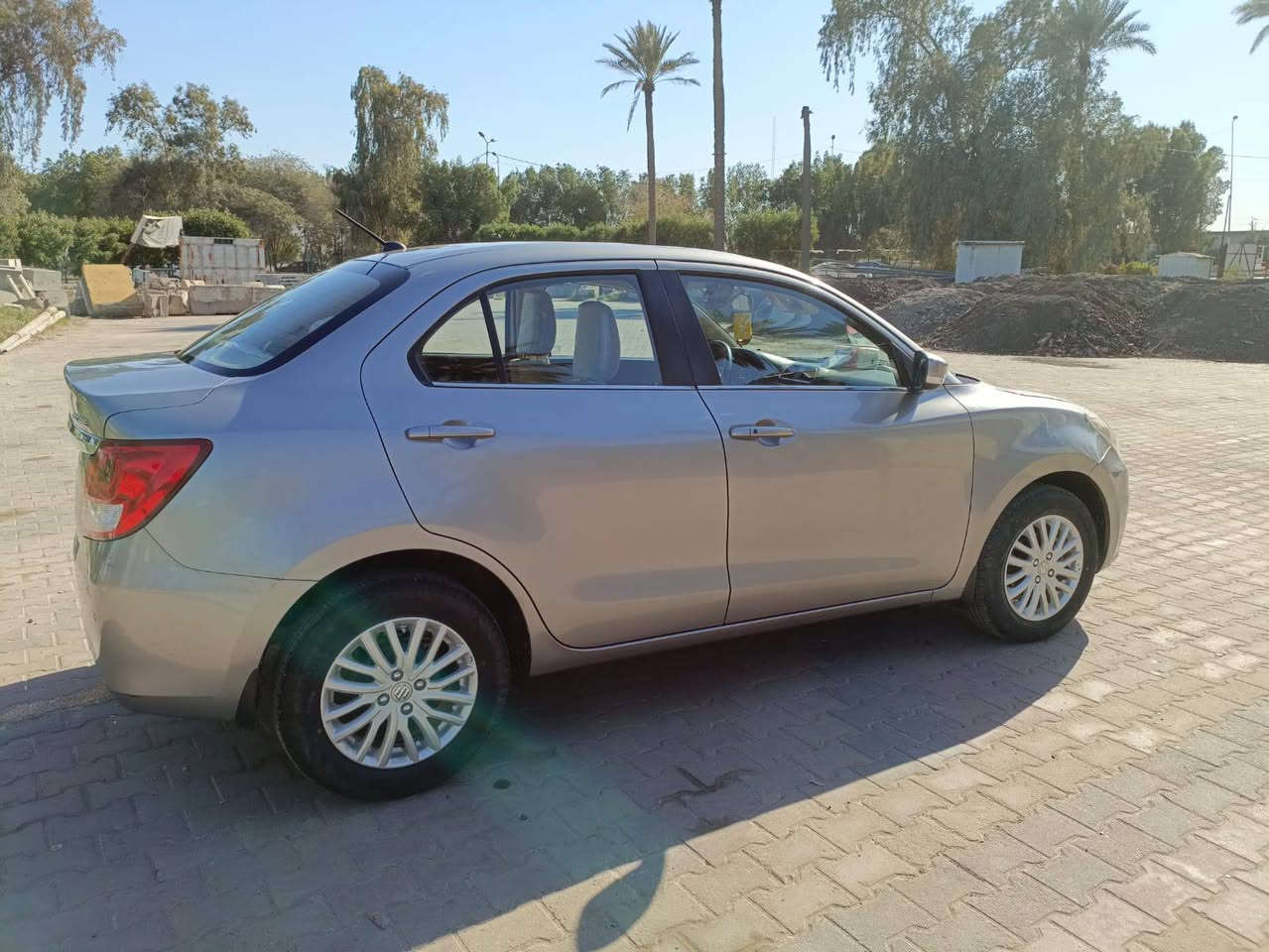 السلام عليكم 
سازوكي دزاير 2023 
زيرو ماشيه 4 الاف 
مكينه 2000 
رقم بغداد بسمي تحويل 
مباشر 
السياره فول مواصفات
فول اوتماتيك
 كير اوتماتيك
تشغيل بصمة
فتح أبواب ذكي
حساسات خلفيه 
تبريد قطعتين 
مكان السياره بغداد الكاظمية 
الاتصال 
***********
*********** واتساب
السعر 77 ورقه بيه مجال 
السياره بضمان الشركه بعده
