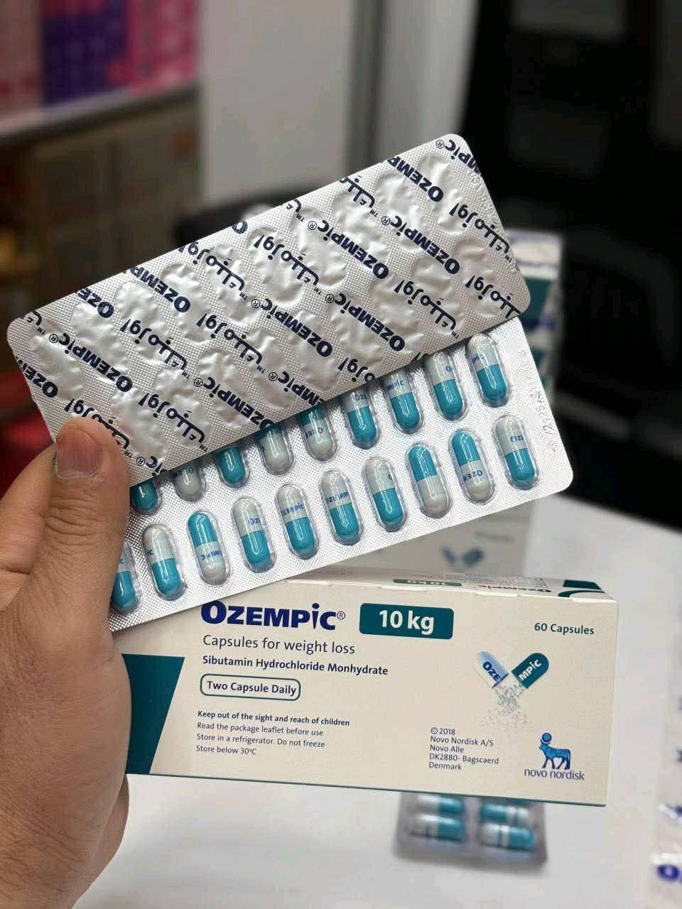 ✨ منحف أوزمبيك OZEMPİC®
– الحل الذكي لخسارة الوزن ✨

🔥اوزمبك الدنمارك حارق الدهون الصعبة اقوة منحف للااوزان الثقيله 
إذا متعبة من السمنة والوزن الزائد وجربتي هواي طرق بدون نتيجة،
منحف أوزمبيك راح يكون اختيارچ الأمثل للوصول لجسم رشيق ومتناسق 
🔹 شنو يميز أوزمبيك؟
✔ يساعد على تقليل الشهية والتحكم بالجوع
✔ يساهم بـ حرق الدهون المتراكمة بالجسم
✔ يدعم نزول الوزن بشكل تدريجي ومنظم
✔ يقلل الرغبة بالأكل الزايد والوجبات السريعة
✔ مناسب للرجال والنساء

🔹 يشتغل منحف أوزمبيك على تنظيم الشهية ومساعدة الجسم على استهلاك الدهون بدل تخزينها، وهذا الشي يخلي فقدان الوزن أسهل وأسرع ويا الاستمرار.
🔹 طريقة الاستخدام:
كبسولتين يومياً 
#الاصلي المنشأ الدنمارك🇩🇰 💯
السعر 50
🚘يوجد خدمة توصيل لجميع محافظات العراق للحجز والاستفسار خاص واتساب 