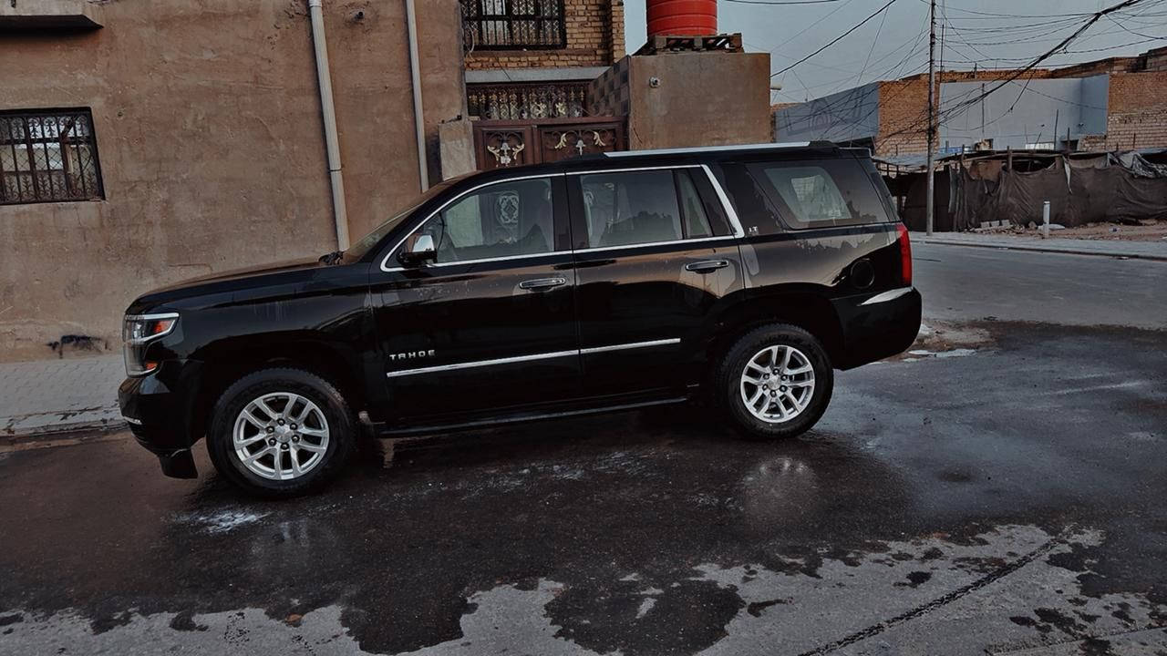 السلام عليكم 
تاهو خليجي LT 2017 اللون اسود سليمانية رقم دولي السنوية نافذة المالك من النجف مكان السيارة نجف والسونار بتاريخ اليوم مع الصور

مواصفات:
تكييف هواء تلقائي + التشغيل عن بعد
تحكم كهربائي بالمقاعد
شاشة معلومات كبيرة / نظام صوتي
تحكمات على المقود
بلوتوث / AUX  
قاصة خلف الشاشة وقاصة كبيرة تحت الكشن الوسطي
⸻
المراية الوسطية عاكسة للضوء
حساسات أمامية وخلفية
كاميرا خلفية
منافذ شحن متعددة
منفذ كهرباء
7 راكب
مثبت سرعة
نظام مراقبة ضغط الإطارات
إضاءة LED
مرايا كهربائية
مصابيح ضباب
دخول بدون مفتاح   
للاستفسار الاتصال على الارقام التالية 
***********
*********** واتساب
