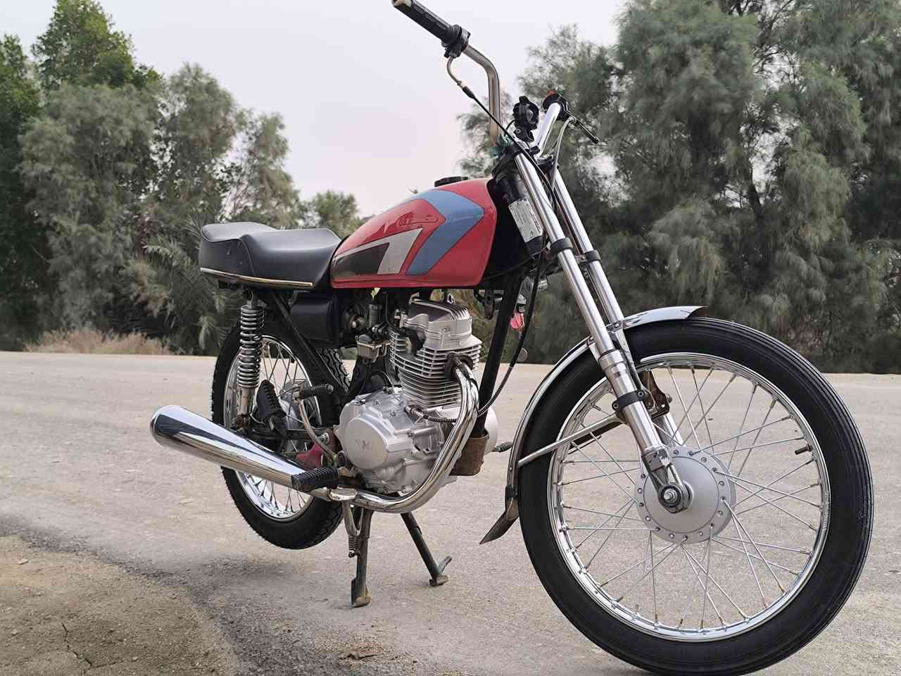 🔴 دراجة للبيع 🏍️
🔴 نامه شلامجه اوراق موديل 2018 محرك 2022 
🔴 مكاني سوق الشيوخ العكيكه 
🔴السعر 550 وبيه مجال 
🔴 رقم الهاتف للشراي ***********
