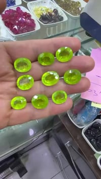 زبرجد طبيعي • ٥٥ غرام • توصيل