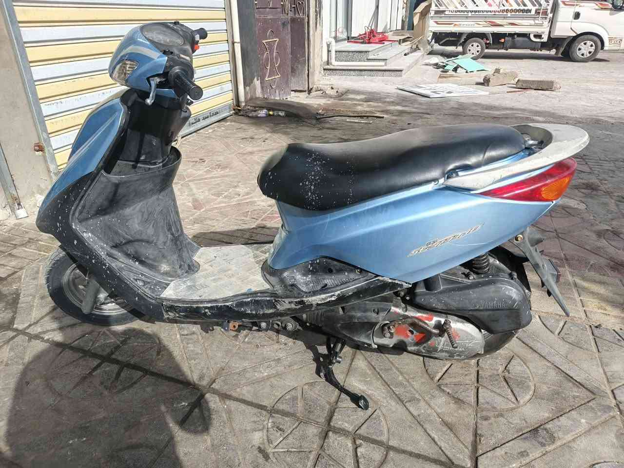 السلام عليكم بريز
دراجه بريز 2010 كامله مكمله مابيه اي نقص دبل خلفي امامي شغال  تخم تايرات جدد دراجه نضافته 80%

سعره 650الف وبيه مجال 
مكاني الشعله 
رقم ***********
