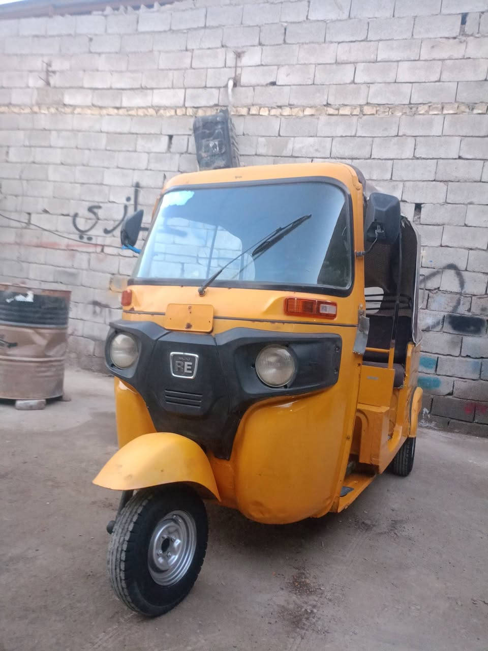 سلام عليكم 

البيع 17 وراق صولي مكفول الترقيم 

مكاني قلعه سكر الاستفسار نتصل *********** 

السعر 2750 وبيه مجال دراجه معمره تعمير كامل ومكينته نضيفه
