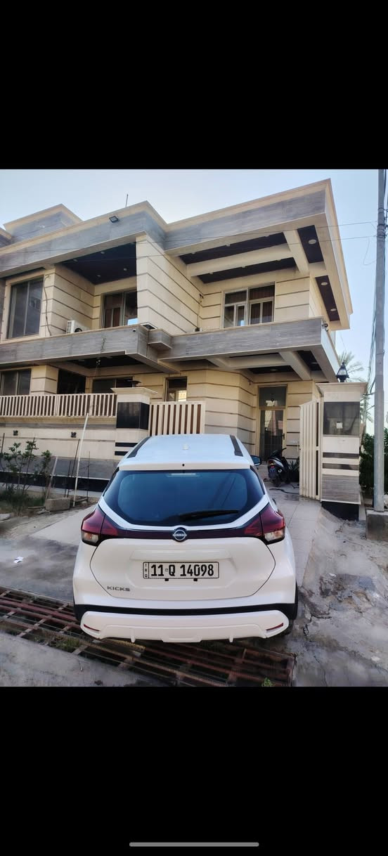 السلام عليكم ورحمة الله وبركاته
نيسان كيكس ٢٠٢٣ 
رقم بغداد الدولي تحويل ثاني يوم
_______________
تراكشن
راداد جانبي
تنبيه تصادم
تحديد مسار
حساس خلفي
بصمة 
شاشة وكاميرا
مخمل
___________
حادث دعامية اماميه فقط ومصلحة نفسها صور الحادث مرفقة السيارة بدون بارد بدون تبديل بدون ايرباك لاصبغ ولاتبديل ماشية 32 ألف ميل 
___________ 
السعر 145$ وبيها مجال *********** واني بخدمة الطيبين بعقوبة, ديالى
