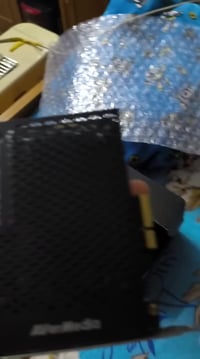 العقرب  pro سعرها 125 جديد وليس مستخدم عقرب ثانيه تجي بس بدون ايثر نت ...