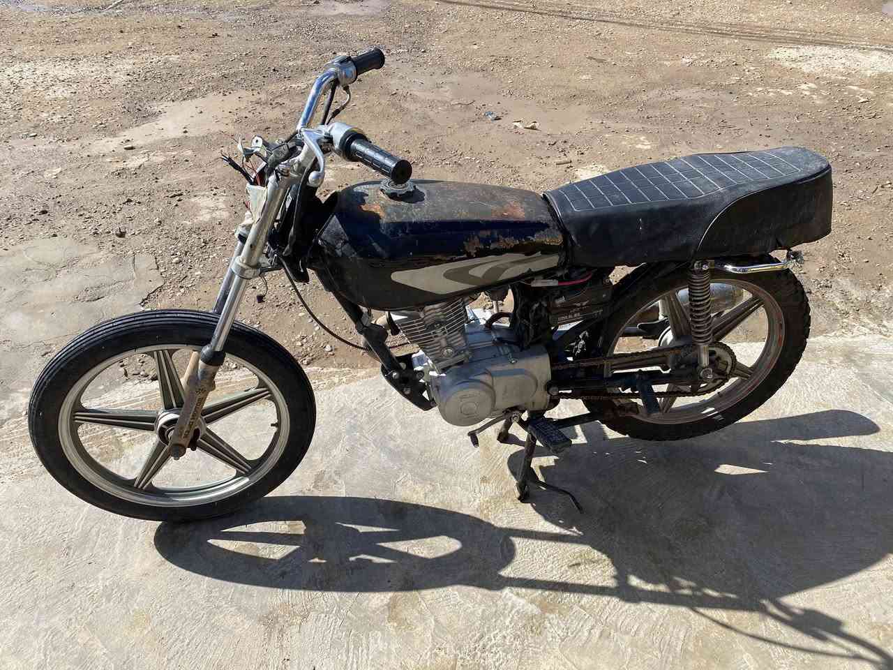 دراجه محرك 2018 شاصي 2016  بي أوراق 180بي مجال  عنوان خانقين. شارع كورنيش ***********.
