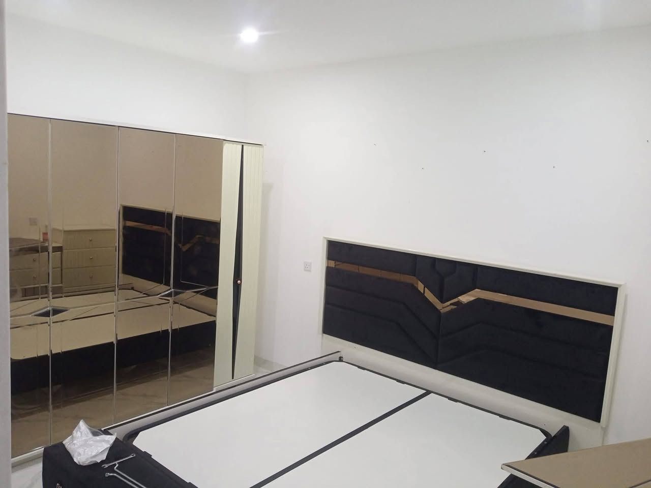 ئه وش سيميكى تر هه ر كه سيك ده وى سيسمى ماله كه ى به بستى پيوندى بكه ن 
كه ونته ر 
تاخمى خه و  
پيوندى بكه ن بوزانيارى 
***********وات ساب
***********وات ساب
له هه ر كوى كه ركوك بيت كيشمان نيه
