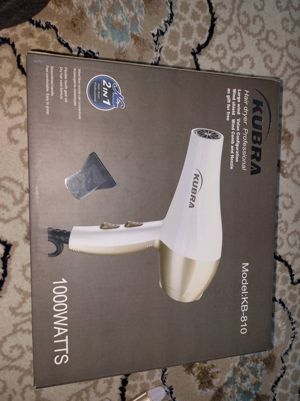 عندي هاي الفير 1000WATTS جديد مامستعمل سعره 18 بي مجال وهاي المكوه الشعر سعره 30بيه مجال ***********
