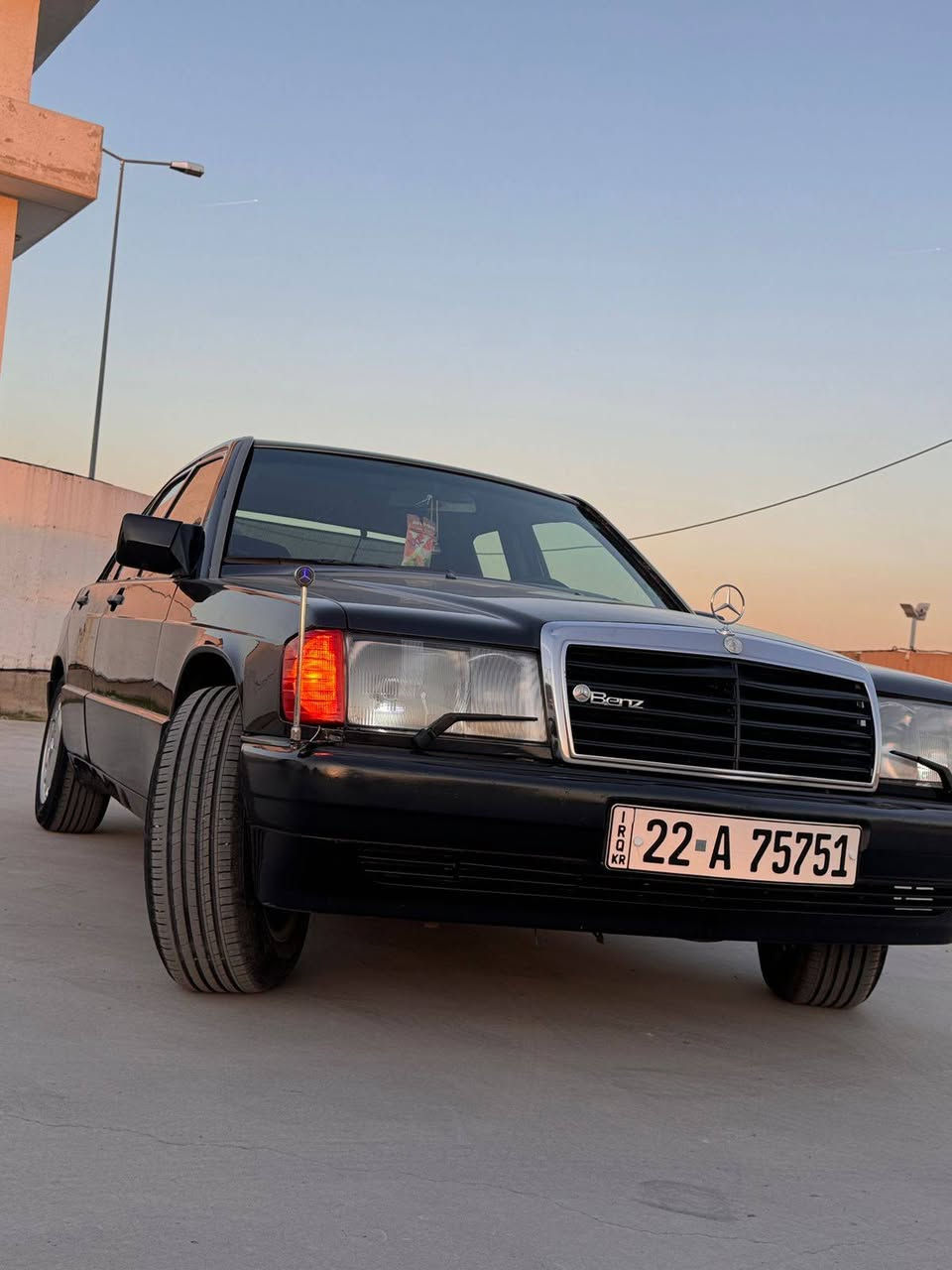 مرسيدس حجم 190موديل 1991 صيغ عام للجماليه كير ومحرك ونجي 2400 تبريد وتدفئه صدر جديد وطخم تايرات جديده كهربائيات كلها شغاله وكير ومحرك شرط سنويه باسمي وهزه وبراد ورقم جديده شرط تحويل ووكاله سعرها 62 و بي مجال والشراي يخابرني وهذا رقمي *********** ويدلل كركوك, العراق
