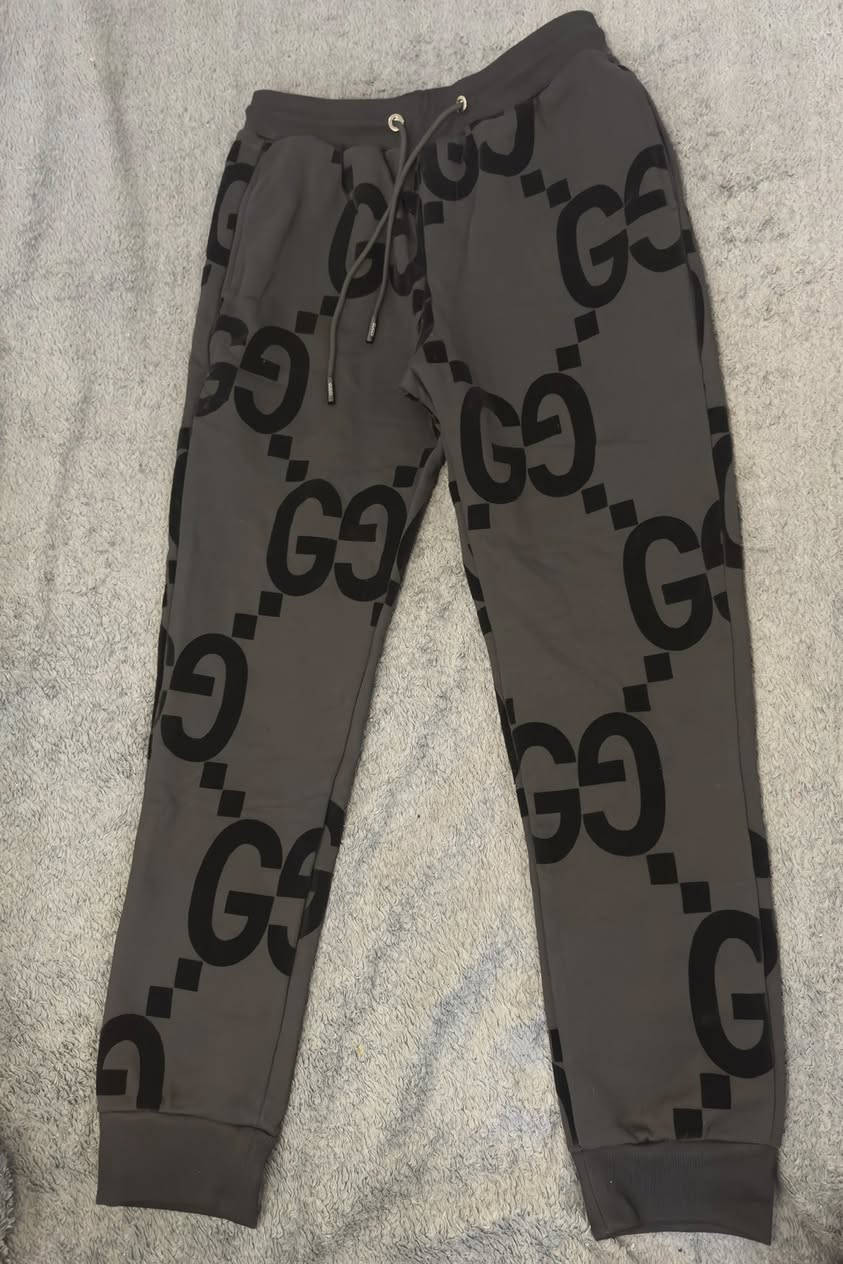 تراك ماركة كوتشي اصلي شرط خامه ثقيله صنع ايطالي يلبس وزن 65 تقريب سعر خاص


**إذا كنت صاحب هذا الإعلان وتريد حذفه لأي سبب، رجاءا أرسل رسالة إلى الدعم الفني**