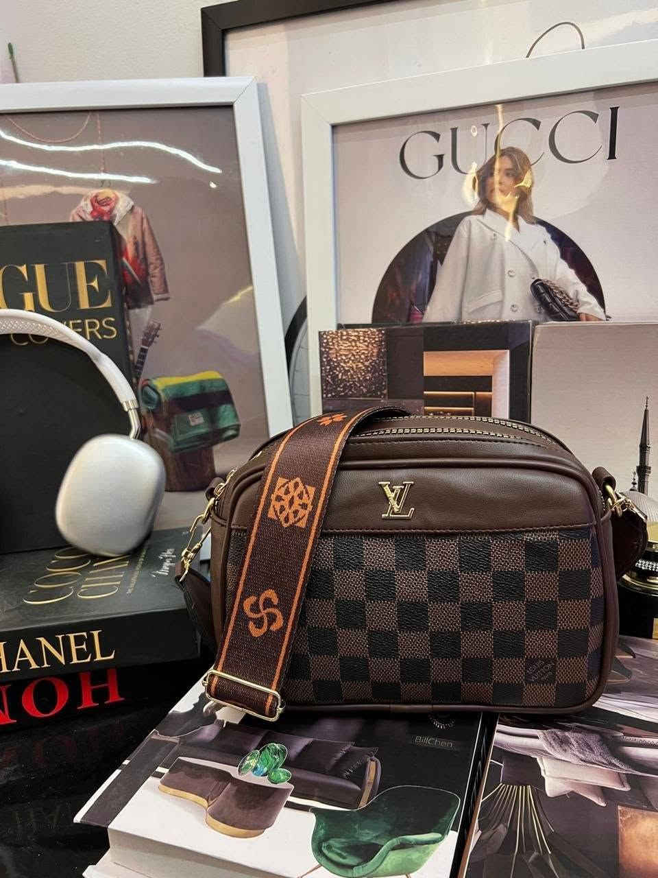شنطه كروس مركات LV
2سوسته علويه 
يد كروس مستورده
Size22*15


**إذا كنت صاحب هذا الإعلان وتريد حذفه لأي سبب، رجاءا أرسل رسالة إلى الدعم الفني**