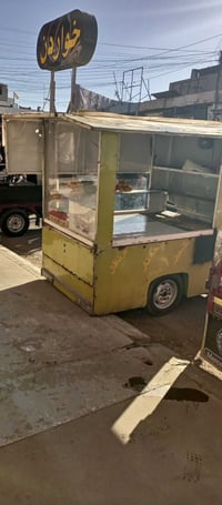 لمن يهمه الامر يوجد توكتك مجهز لبسطة مأكولات.... للتواصل عبر الرقم 075...