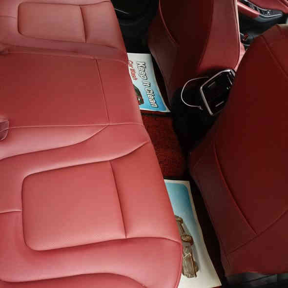 سلام وعليكم من رخصة الادمن B70 2025 محرك 2000 تيربو فول مواصفات1/1 ماشية 3000 سيارة داخلة ضمان 5 سنوات كير ومحرك الماني  وقابلة للزيادة سيارة مطلوبة للمصرف اني ابيع نقد رايدهة 29 مليون وبيهة مجال 
***********
