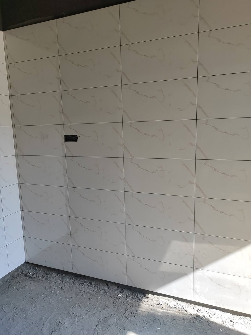 عمل سراميك رضي وجدران ودروجه شغل درجه اولى بسعار مناسبه الاستفسار رقمي ***********
