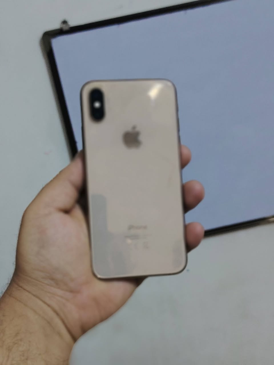 ايفون مستعمل للبيع xr نضيف مبدل بطاريه 100 ب125 رقمي ***********
