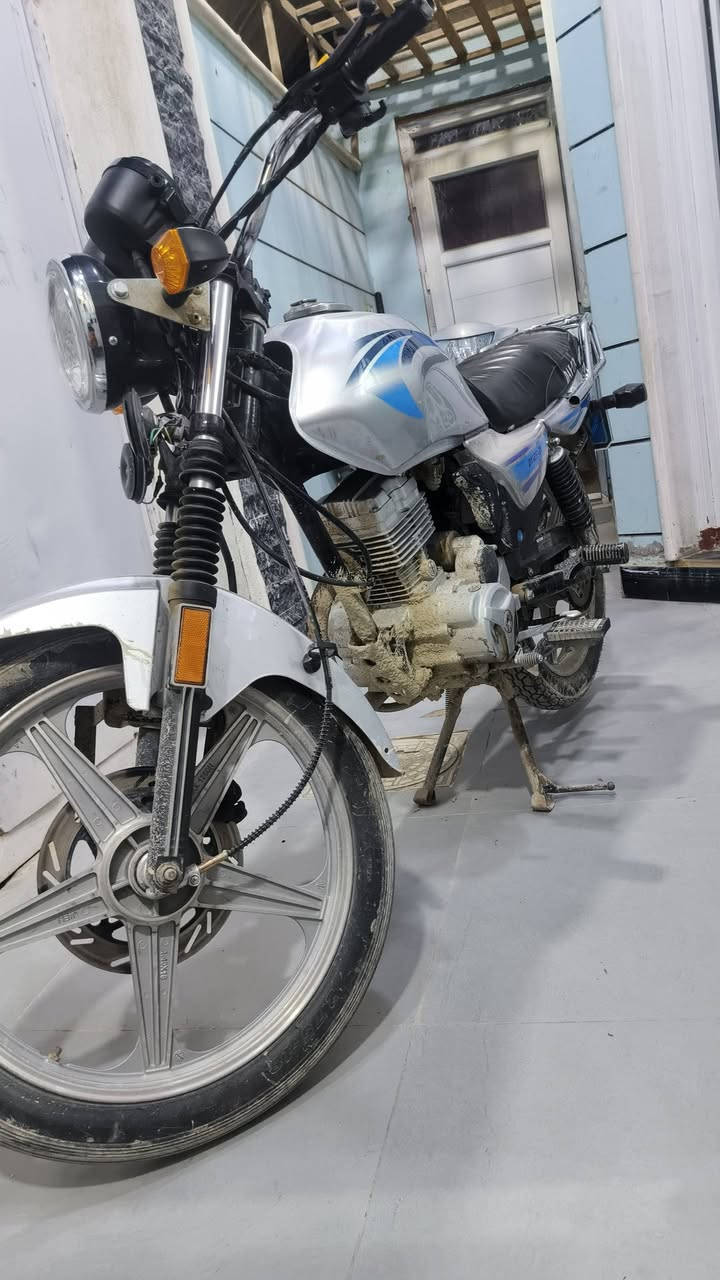 سلام عليكم دراجه دايوان عضم  موديل 20 وراق صولي دراجه مال جناي نضيفه انضف من صور  نكره سلف كهرباياته كله شغاله  سعر واحد و 50 ألف مكاني كربلاء ***********
