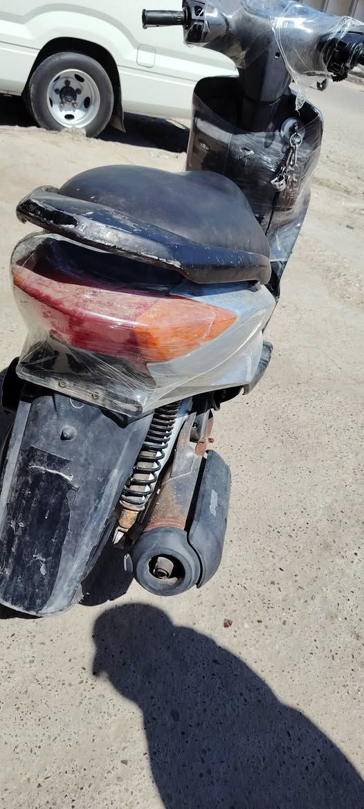 سلام عليكم
دراجه للبيع سكنز نثيه دراجه كامله هندر سلف بس باتري نكره شلعه معدل حلوه كفرات بلادي مكينه ناعمه تخبل
مكاني سبع البور رقمي ***********
 السعر ٣٥٠ بيه مجال
