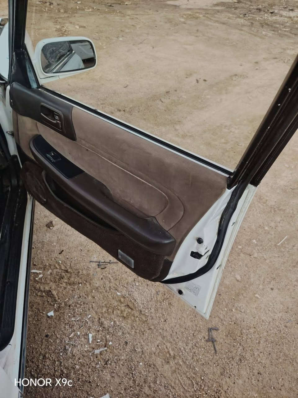 السلام عليكم
كروسيده كربلائي يسره بلاد رقم بصرة انكليزي سنوية جديدة مكينة وكير جدد سياره للبيع على حادثها مثل ماموضح بلصورة 
السعر:28ـ$وبيها مجال
***********
