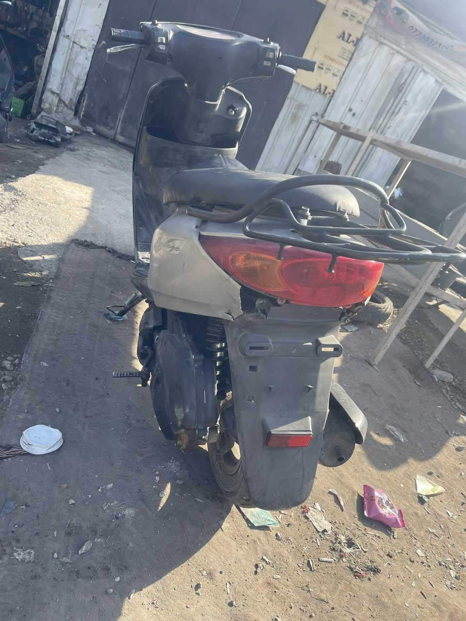 بريز للبيع دراجه بلاد
بيها نواقص ترتيب كتف اشاير 
وصندوق مكسور ودبل امامي واكف 
سلف هندر شغاله 
مكينه مكفوله 
شلعه ومعدل 
هورن لايت كله شغال 
سعرها 375 
مكان بلديات 
***********

