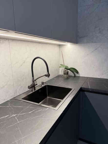 📍 الكرادة خارج - مقابل سما مول
📞 ***********
____________________

تصميم يجمع بين البساطة والفخامة ✨
ألوان هادئة، خطوط مستقيمة، وتفاصيل دقيقة تخلي المطبخ قطعة فنية عصرية تعيش سنين من الأناقة 🖤

#مطابخ #تصميم_مطابخ #ديكور_مطابخ  #مطبخ_حديث #مطابخ2025 #افكار_ديكور #تصميم_داخلي #مطابخ #مطبخ_مودرن
