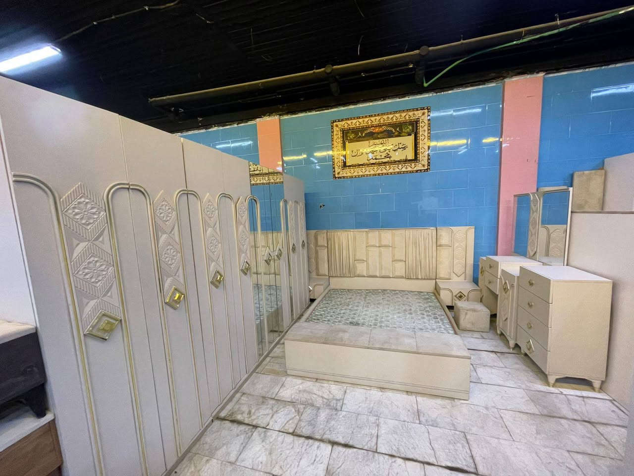 790 الف مع النقل والشد
غرفه نوم تركي 10قطع جديد مامستخدم 
***********
