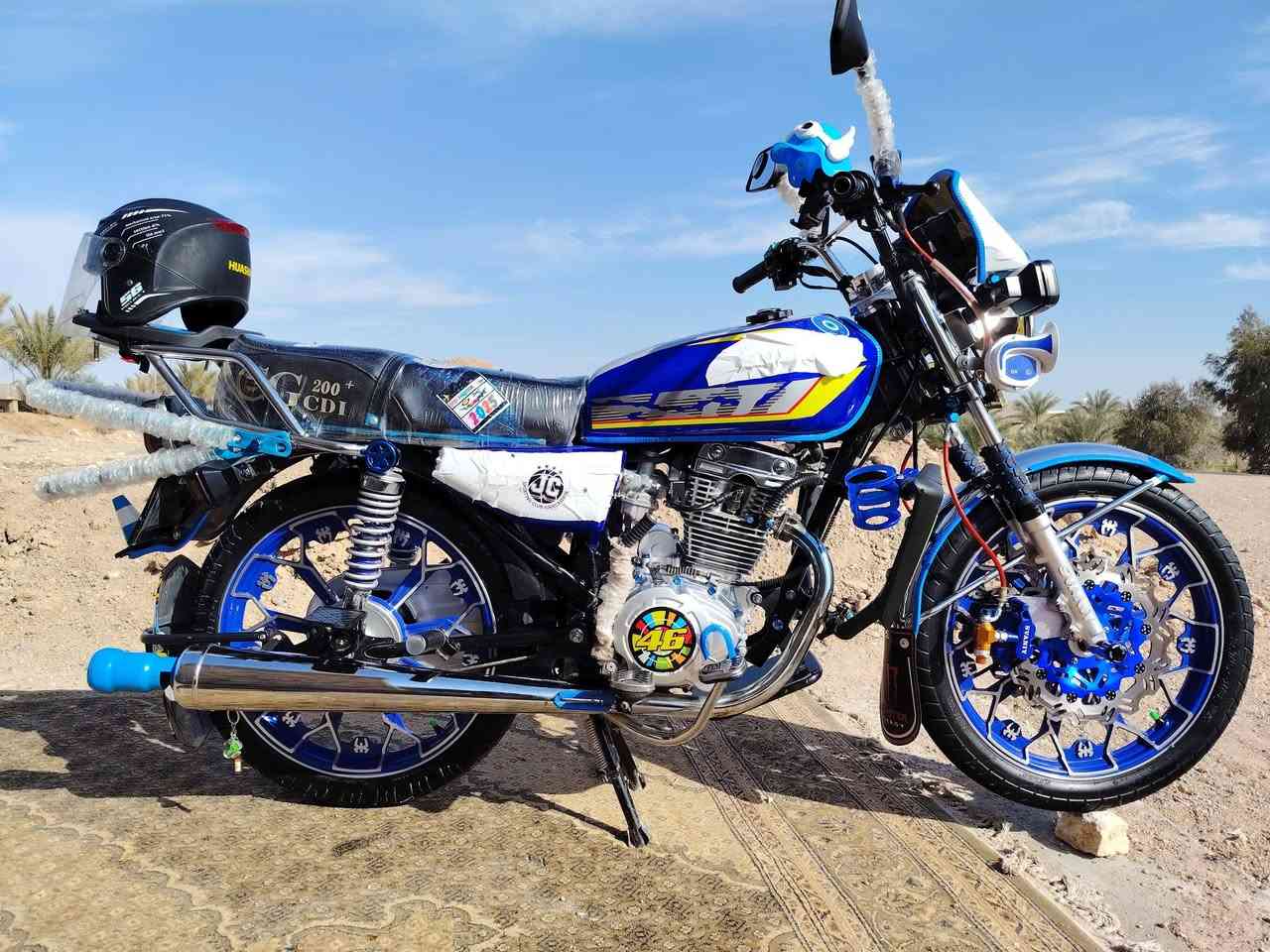 يالله السلام عليكم دراجه سيفان ايراني موديل 25
كير محرك فول سبانه ممدوده عليه كهربائيات كله شغاله ومجمبزه عل 24 حبايه اي نقص مابيه ومحرك 200 
السعر 875 وبيه مجال شي قليل 
مكاني رمادي خمسه كيلو 
رقم الهاتف ***********
