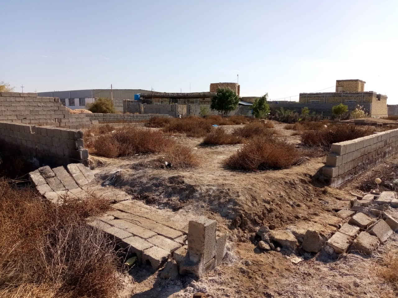 بسم الله الرحمن الرحيم
قطعة أرض زراعيه للبيع 
صوب بني ركاب 
طريق الشركات 
قرب بيت ابو مجاهد
خلف جامع وحسينية الامام علي 
المساحة 350
السعر 14 وبيها مجال 
للتواصل الاتصال على الأرقام 
الموجوده بالاعلان 
***********
***********
او مراسلة الصفحة 
#هادي_الحجيمي
