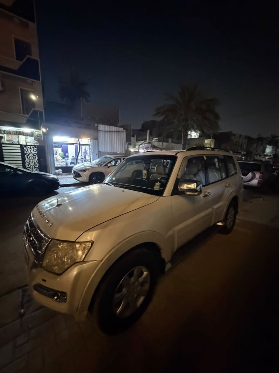 سلام عليكم
للبيع جديدة 

باجيرو حبتور موديل ٢٠١٥ فول فول
السعر
١٧٧ دولار 
مواصفات  دمام فتحه سقف مري شفط 

صبغ فقط ربع جاملغ بدون فتح 

تحكم كامره شاشه 

تبريد جديد السيارة ماشية ١١١ الف كيلو جديد 

معروفه مواصفات الباجيرو 

مكينه ٣٥٠٠ مرغوب بدون صرف بانزين

الصور كدامك مع صور السونار 

تحويل مباشر 

العنوان 

بغداد لانتصار مقابل مستشفى حماده شهاب قرب مرور الحسينية 

رجاء لا تراسليني اتصال عل واتساب *********** هاذ رقم واتساب بس
