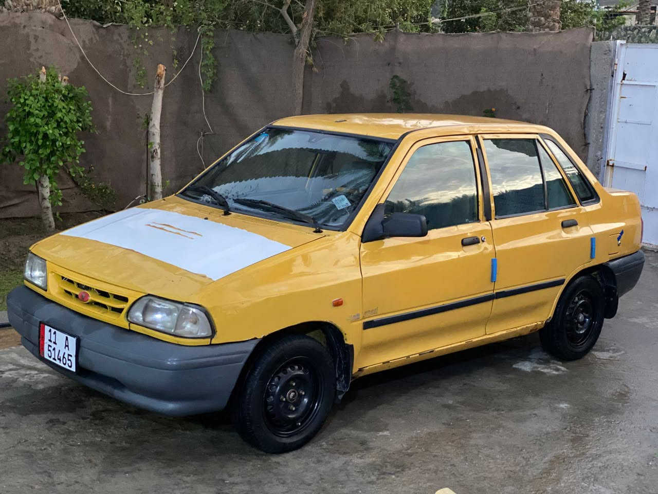 السلام عليكم سايبه مديل 2011 سياره نضيفه مثل ما موضح ب الصور مكيه كير خير من الله تخم تاير وسبير جدد كهربايات كله شغاله مابيه كل نقص منضومت بانزين جديده قبل شهر بدلته فيت بم ونوزلات وبلكات ومجاول ودوشمه جديده يعني مابيه كل نقص السياره مال خبزه رقم بغداد نكليزي مصفره هيئه وغرامات بسمي تحويل ثاني يوم السعر 26 وبيه مجال حك الجيه العنوان بابل المسيب طريق كربلاء بغداد عمود 560 رقم الهاتف ***********
