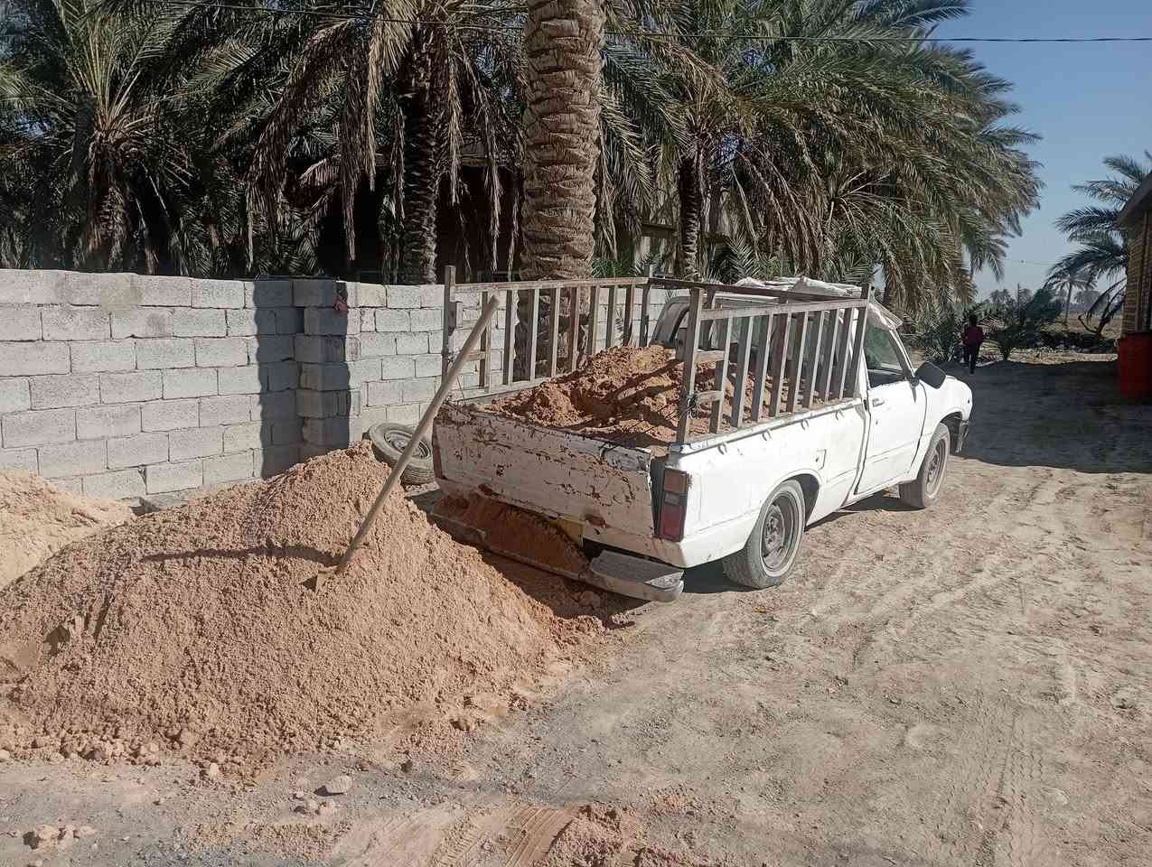 سلام عليكم بيكم 80للبيع نقص بس باتري شغاله حلوه رقم وسنويه وبيه تحويل اليحب يحول مكاني حله كفل وعماله على باب الله كلشي ترهم مناسبه 
***********
