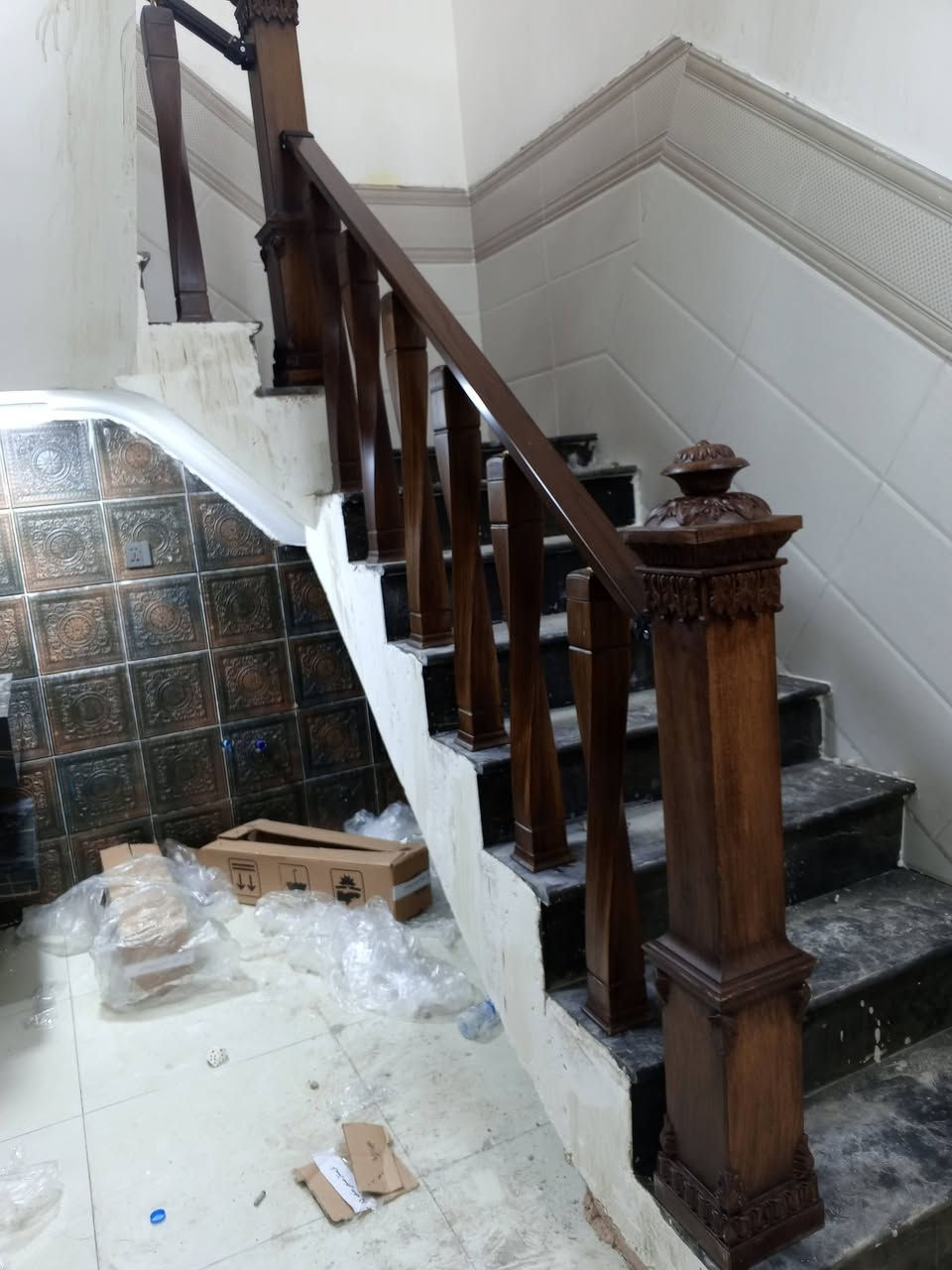 السلام عليكم
زبائنا الكرام وفرنالكم محجر درج نوع ملكي حسب الطلب الزبون متوفر جميع الالوان سعر البايه  20الف تخفيضات الثقيل وزن البايه الوحده 4كلو وزن الدنكه الكبيره الملكي 16كيلو درجه والى ضمان بل عمل مصدق 
*********** متوفر واتساب
