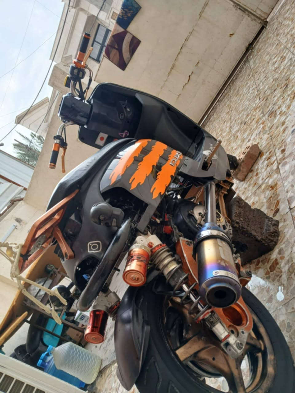 السلام عليكم للبيع او مراوس دراجة بوليسي فول تزويد مال جنى السعر ٨٥٠ وبيه مجال بغداد العبيدي هاتف *********** ابو احمد
