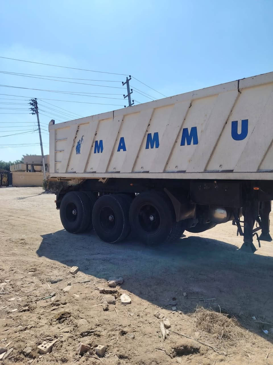 السلام عليكم مكلف بل نشر عربانه ماموت إماراتيه 2014 تخم تاير  مكفوله كفاله 3دنكير
رقم صاحب العربانة 

‭0751 688 4714‬

‭0783 101 5610‬
