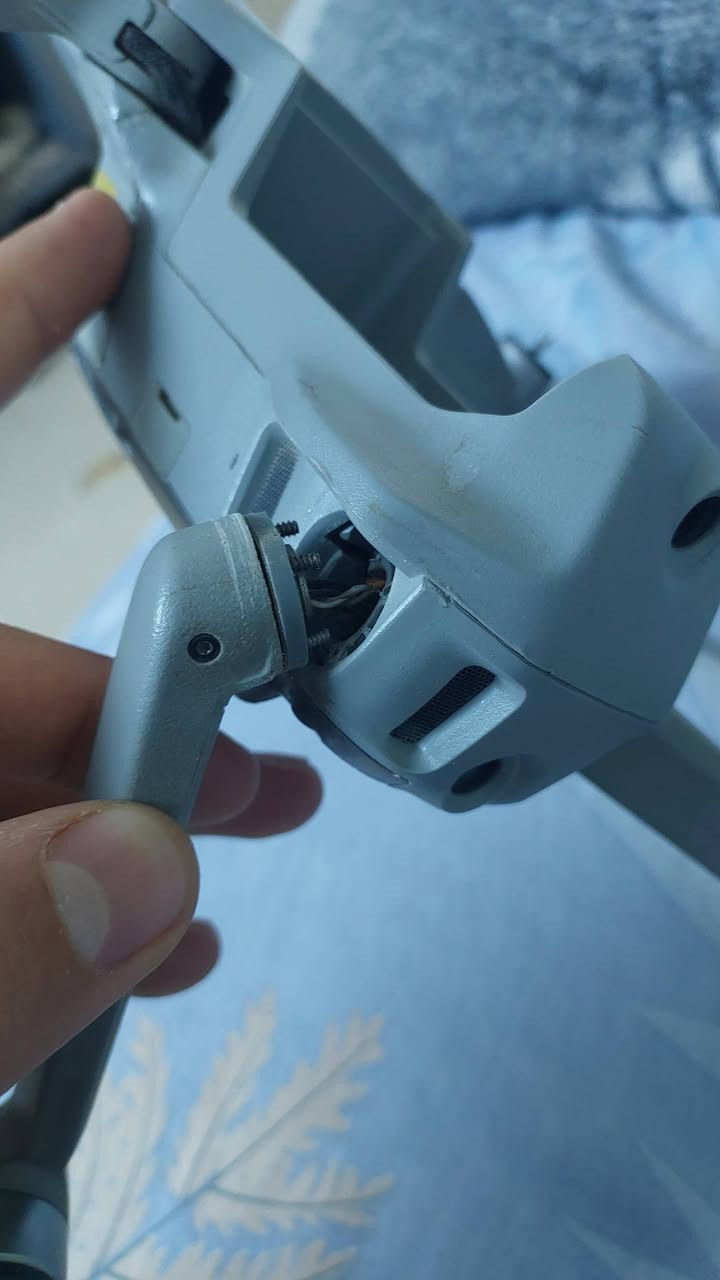 السم/DJI AIR2S
كومبو.٣بطاريات. 
جنطه. مدرعه. العنوان بغداد ***********
