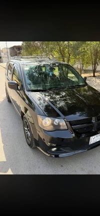 دوج كرڤان موديل 2018 ((المواصفات )) 1-كشنات جلد كهربائي  2-تدفئه تبريد...