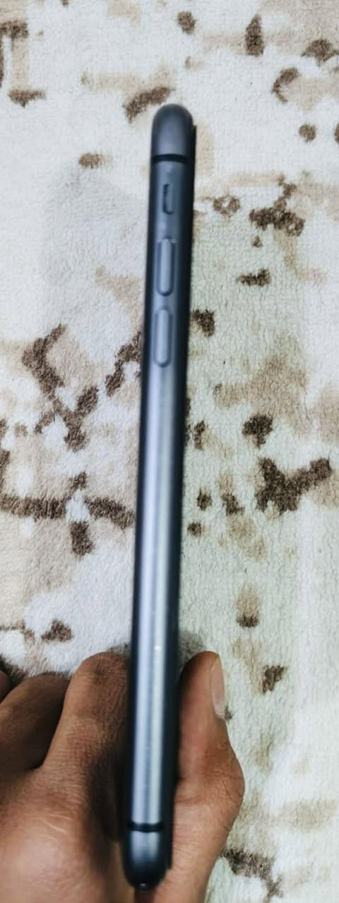 🔹 الجهاز: نظيف من الخارج، لون أنيق (اسود ).

🔹 البطارية: (76%).

🔹 ملاحظات:(بس ضهر مكسور فقط التلفون متًمفتوح ).

🔹 كلشي شغال طبيعي.

💰 السعر:275  بي مجال .

📍 الموقع: (كربلاء القادسيه ).

📞 للتواصل:خاص او اتصال 

 (*********** )
