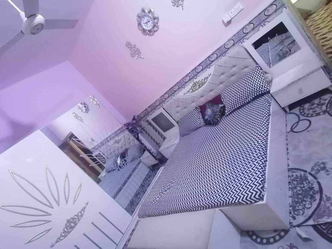 بيت جديد للبيع على طريق السنيه مساحة 200م بناء 2غرف وصاله مطبخ وحمام طارمه حلوه تفاصيل أكثر على رقم ***********
